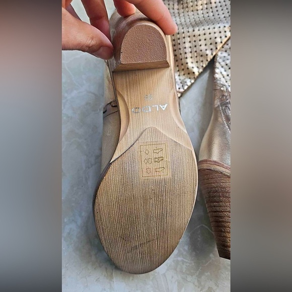 💚 Aldo | Gold metallic laser cut western style cowboy boots - 38 / 7.5 - Picture 2 of 4